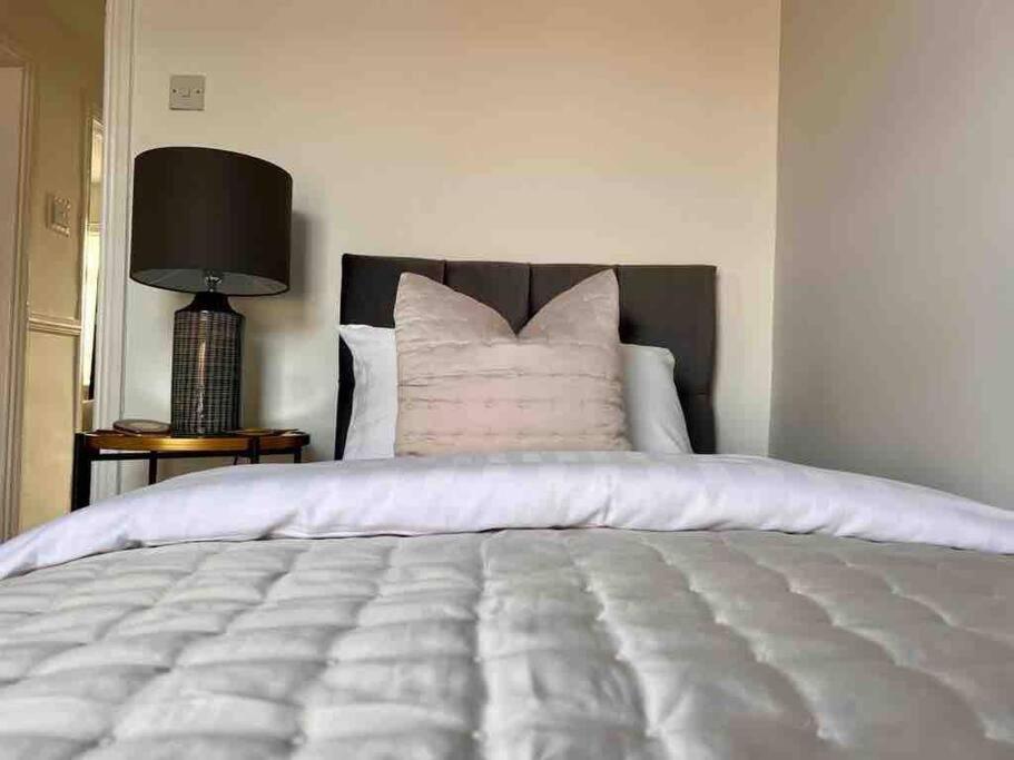 Anfield Home Sleeps 5 Close To Lfc Free Parking 리버풀 외부 사진