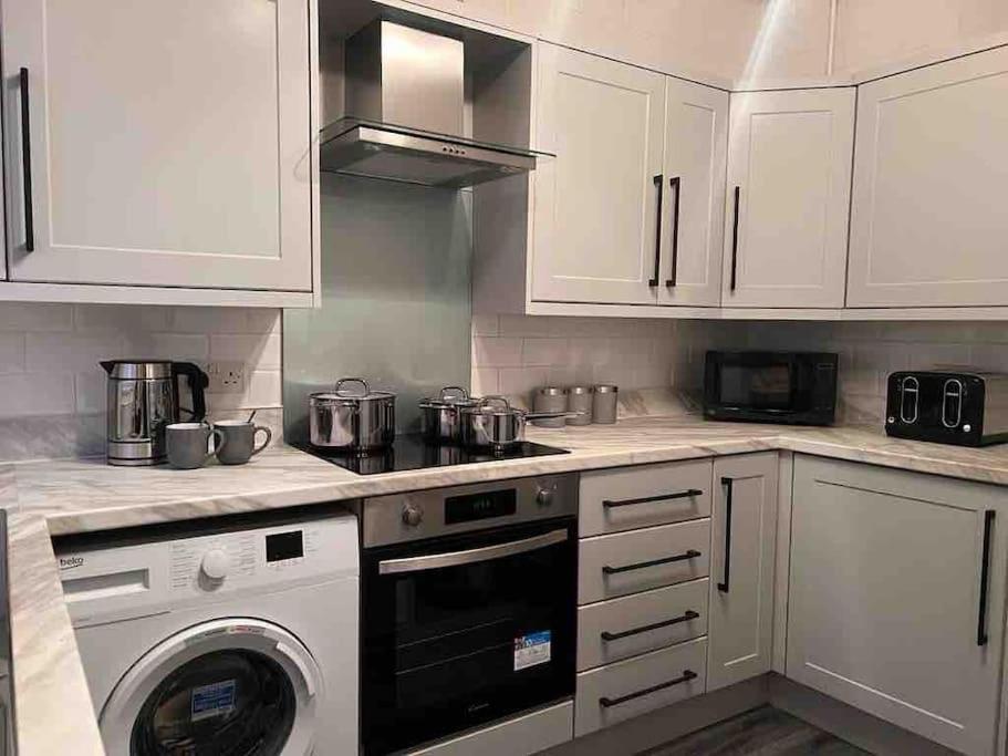 Anfield Home Sleeps 5 Close To Lfc Free Parking 리버풀 외부 사진