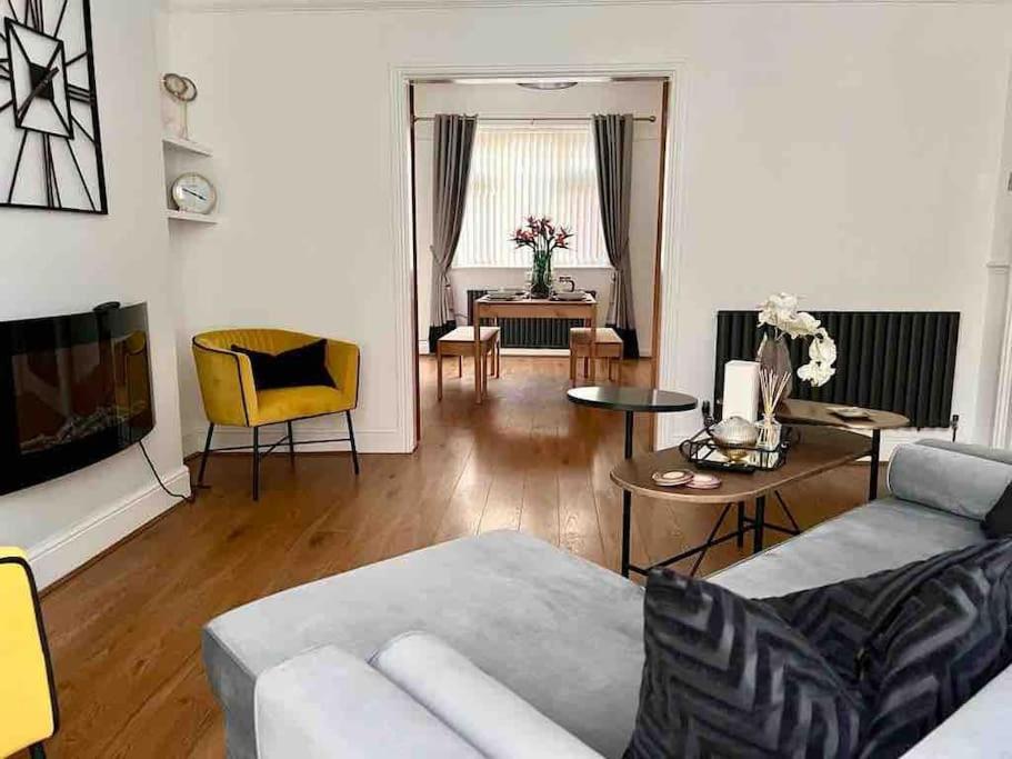 Anfield Home Sleeps 5 Close To Lfc Free Parking 리버풀 외부 사진