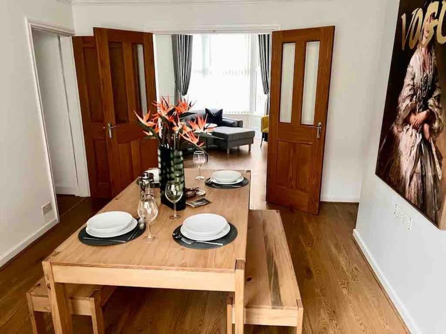 Anfield Home Sleeps 5 Close To Lfc Free Parking 리버풀 외부 사진