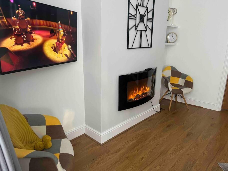 Anfield Home Sleeps 5 Close To Lfc Free Parking 리버풀 외부 사진