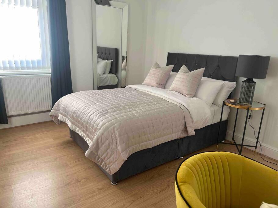 Anfield Home Sleeps 5 Close To Lfc Free Parking 리버풀 외부 사진